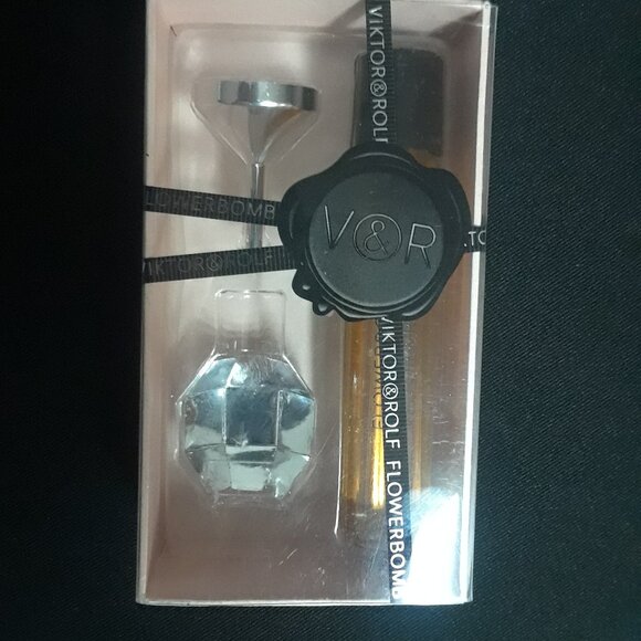 Viktor & Rolf FLOWERBOMB Eau de Parfum 15ml - Picture 8 of 8
